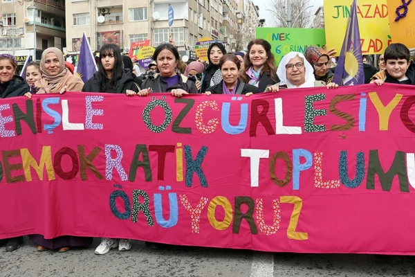 Demokratik ulus ve kadın devrimi