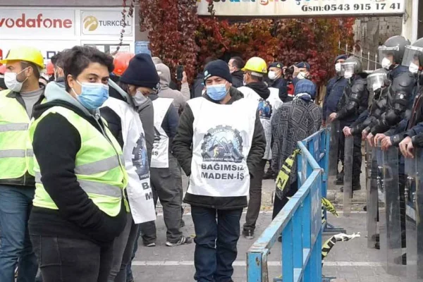 İşçiler yürüyüşte ısrarlı