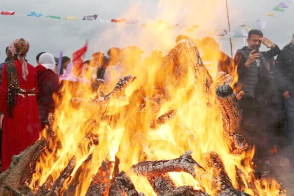 Newroz ateşinin etrafında buluşalım