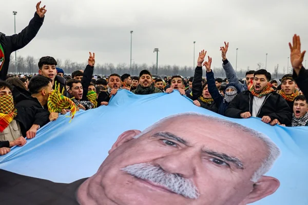 Gerilla ve halk, Önderini görmek istiyor