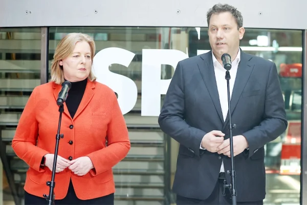 SPD’nin 35 yıllık iktidarı yıkıldı