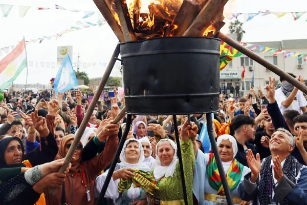 Newroz coşkusu Çukurova'da sürdü