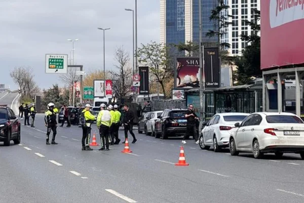 İslamcılar İstanbul'da saldırdı
