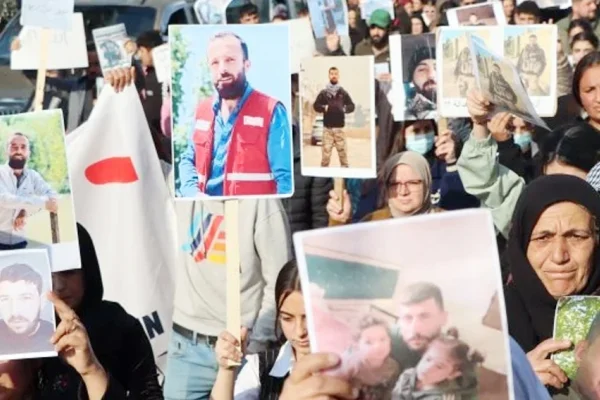 Anlaşmaya uy, tüm esirleri bırak