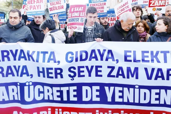 İki çalışandan biri 28 bin lirayla yaşıyor