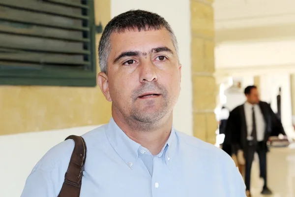 Küresel hesapların ortasında bir küçük ada