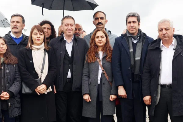 Cezaevinden çıkış da politik olacak