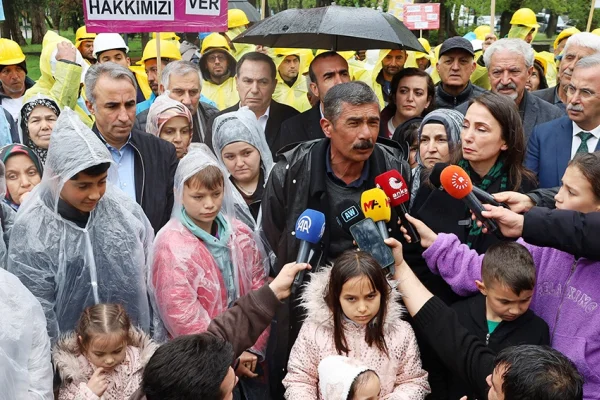 DEM Parti madencilerin yanında
