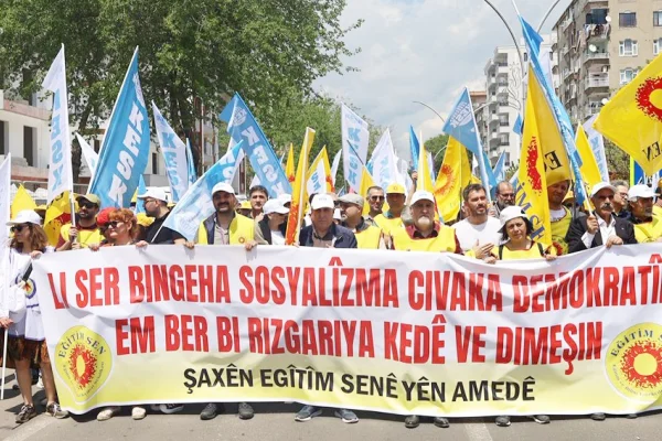 Emekle, direnişle, özgürlüğe