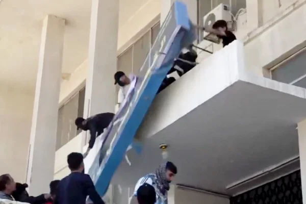 Kürtçeyi silersen tabela sökülür