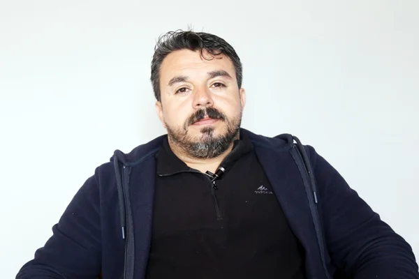 Babamın gelmeyeceğinin farkındayım