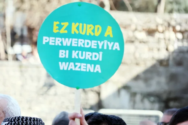 Almanya’da Kürtçe alarm veriyor