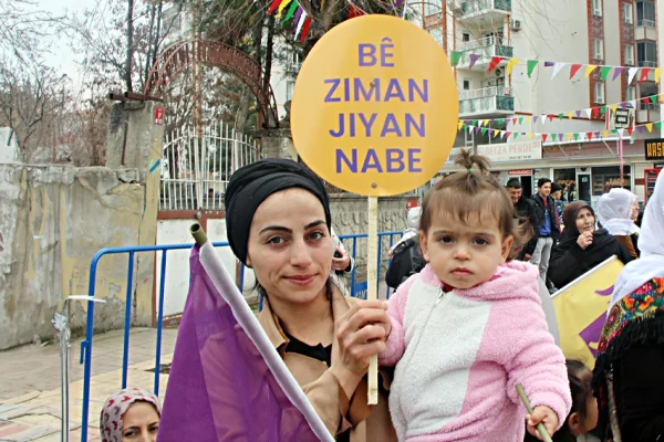 Kürtçeye içeriden eleştirel bakalım