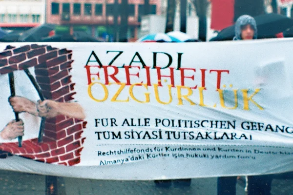 Dayanışmanın adresi AZADÎ 30 yaşında