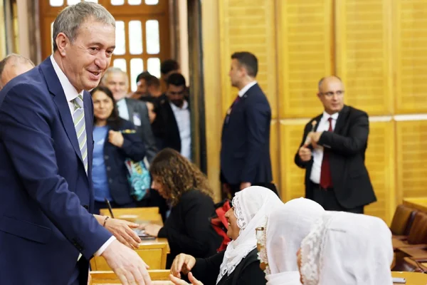Siyasi darbeleri bırak sürecin yasasını çıkar