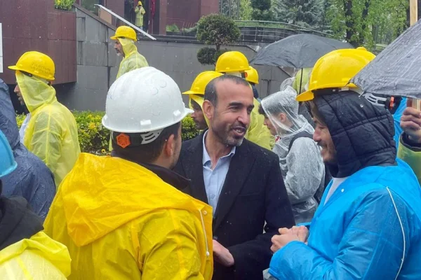 Patron gücünü iktidardan alıyor