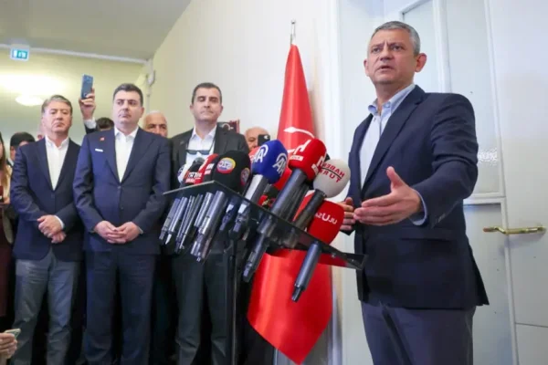 CHP'de Grup düğümü çözülmedi