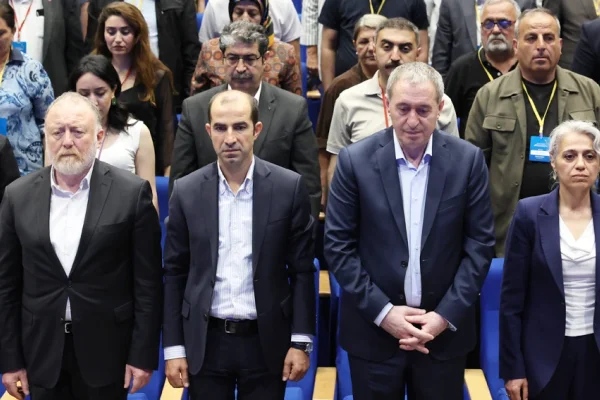 İktidar bildiğini okuyor