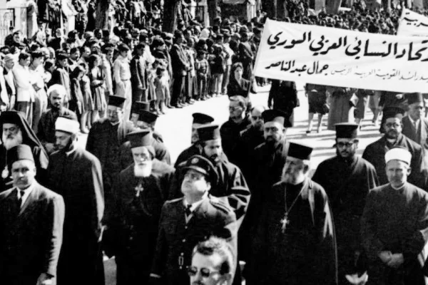 Kurucu kimlikten eşit vatandaşlığa