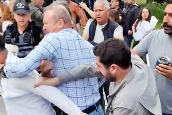 Öğretmenlere polis saldırısı