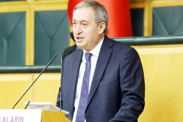 Üç madde, dört düzenleme