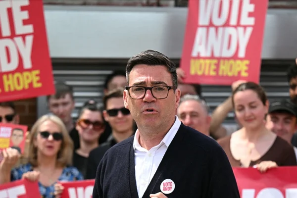 Andy Burnham kimdir?
