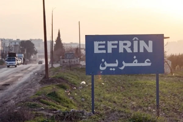 Efrînlilerin evlerine çökenler çıkmıyor