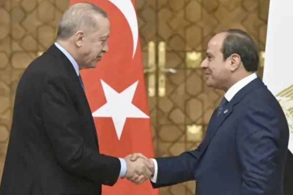 Kahire-Ankara flörtünden endişeliler