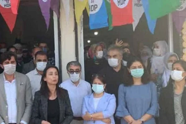 HDP’lilere 139 bin 500 TL ‘fiziki mesafe’ cezası