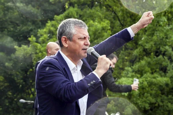 Otoritere meşruiyet, tarihsel hatadır