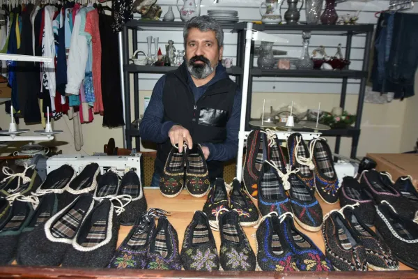 Geleneksel Kürt ayakkabı Reşik Kiel’de