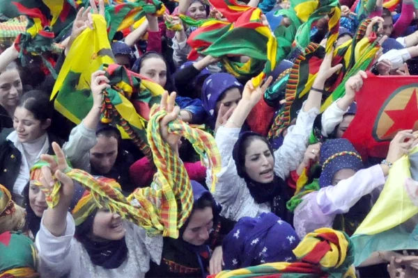 Devrimin sonrasında değil içinde yer aldılar