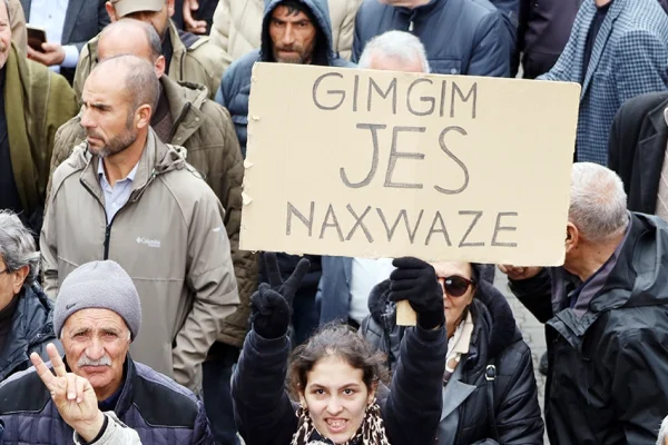 Yeryüzünü sattılar sıra yeraltında