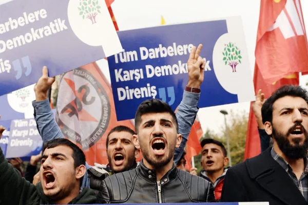 Çözümsüzlük darbeye götürür