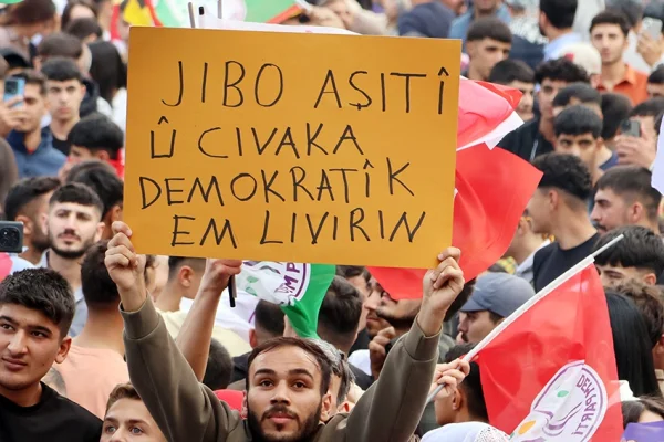 Kürt siyaseti ikili gerilim yaşıyor