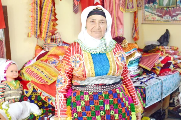 Hubyar’ın simgelerini aktarıyor