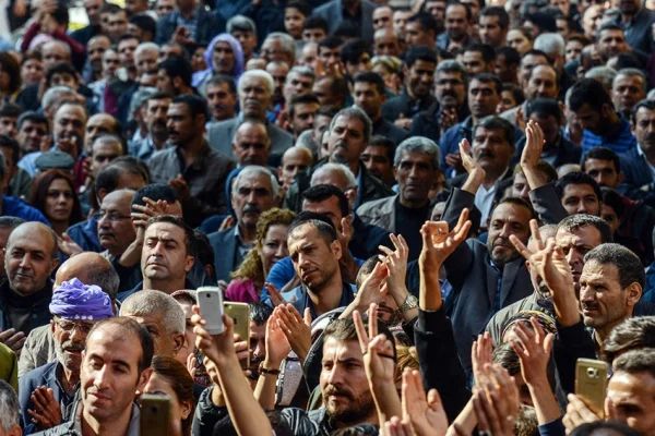 Demokrasi evden başlar