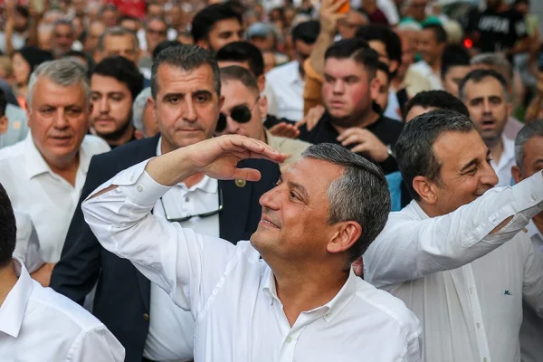 YENİ Parti üzerine