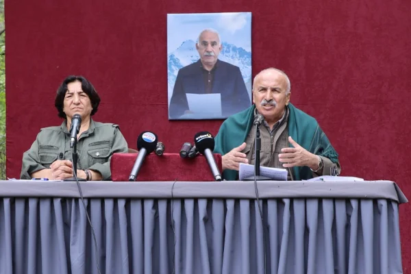 Hareket, tartışmalara müdahil oldu