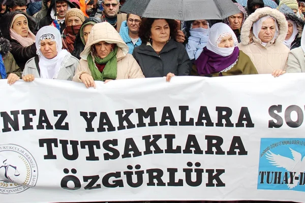 Hasta tutsakların durumu acildir