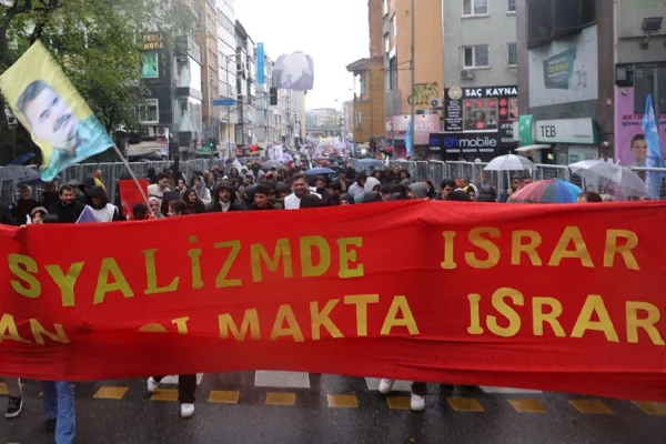 'Çerçeve yasa'dan partinin komünleşmesine