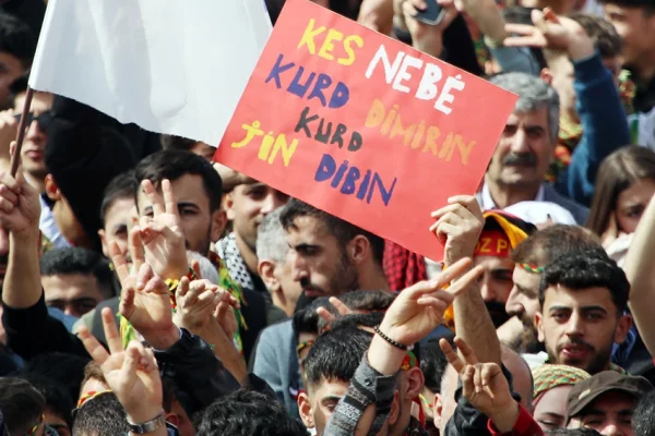 Bütün Kürtler birleşin!