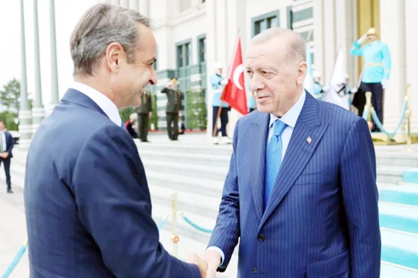 Miçotakis’ten Türk devletine rest