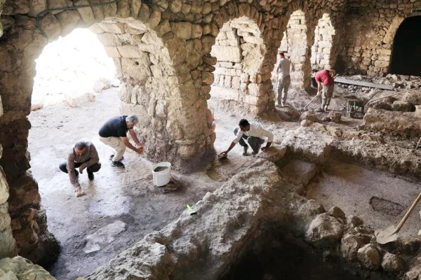 Efrîn’de antik mezarlar gün yüzüne çıktı