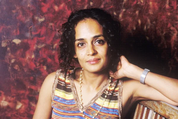 Arundhati Roy’un sığınağı ve fırtınası