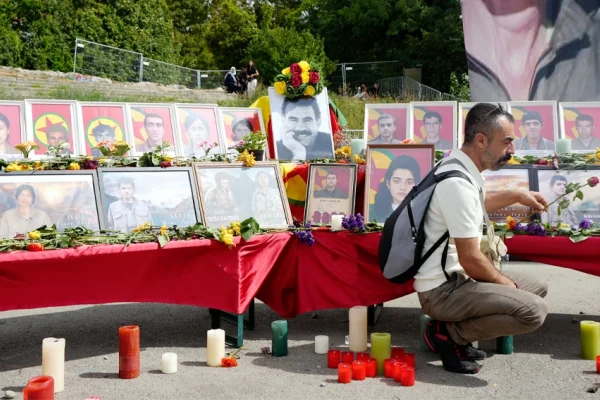 İsviçre şehitlerini andı