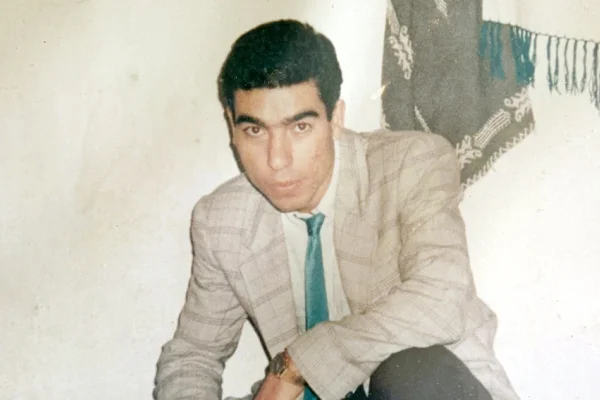 Şehidin mezarında çarmıhın izleri
