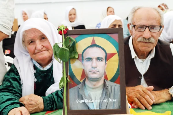Birini yitirdim, diğerini görebileyim