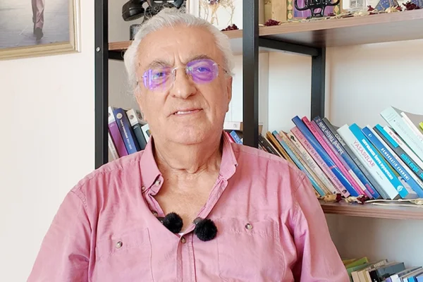 Bayrak: Oyuna gelinmemeli