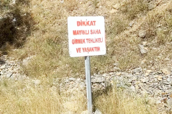 Yol yok, elektrik yok, mayın var